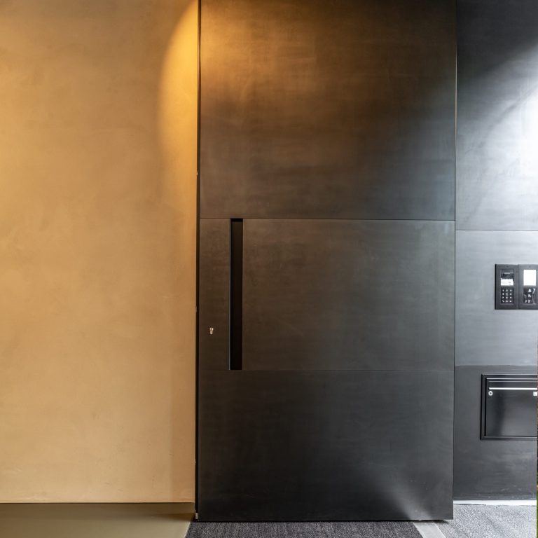 Pivotica Entrance Door IN