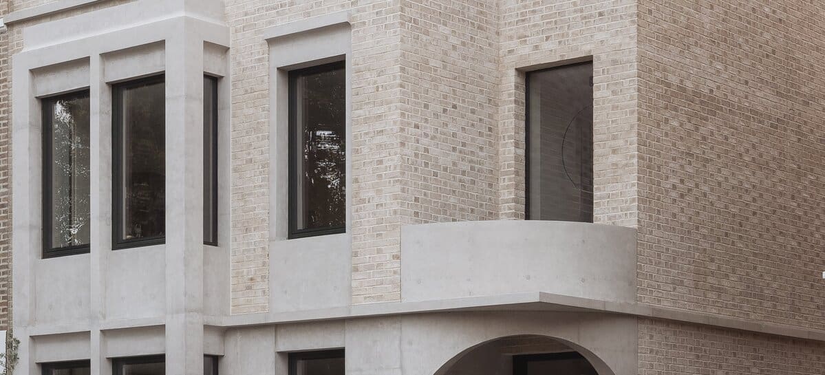 A view on the Vantage modern spruce windows used for West London House project