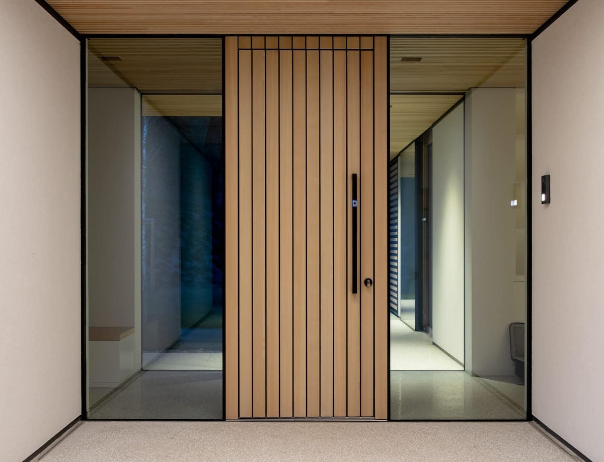 Entrance doors